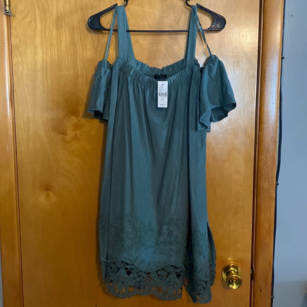 NWT Lane Bryant Cold Shoulder Top